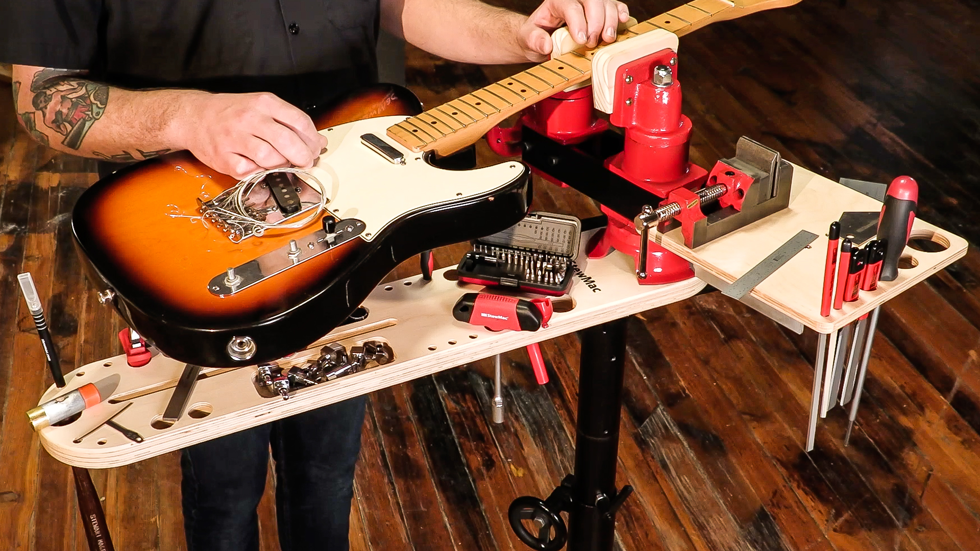 Cómo hacer una guitarra clásica de concierto