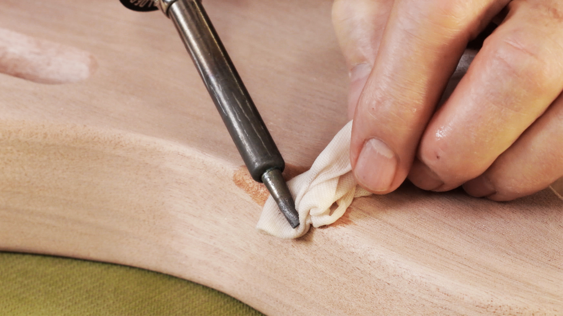 Fixing a guitar dent by steaming it out