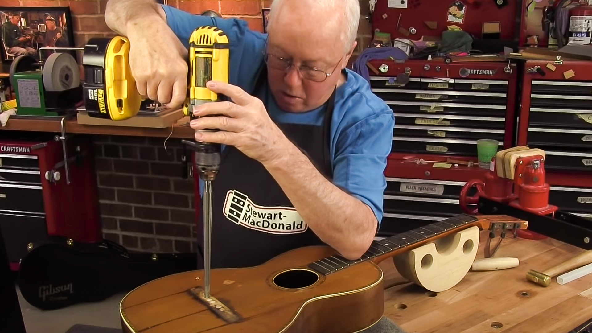 ¡YIKES! Uso de un escariador en una broca eléctrica